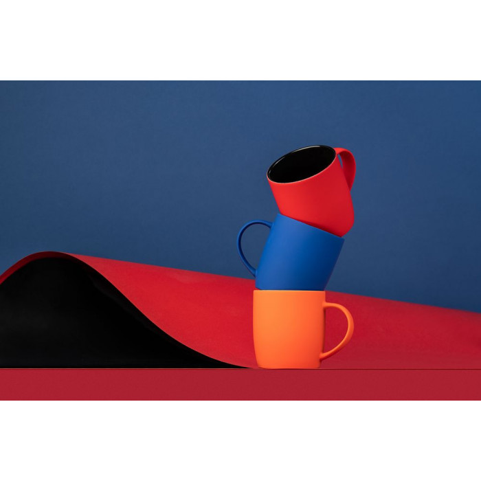 Кружка Surprise Touch Black с покрытием софт-тач, синяя