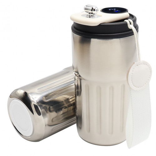 Серебристый-белый