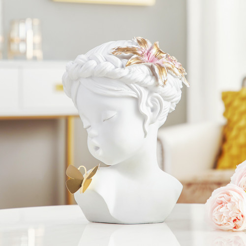 Статуэтка  &quot;Бюст ребенка с бабочкой&quot;